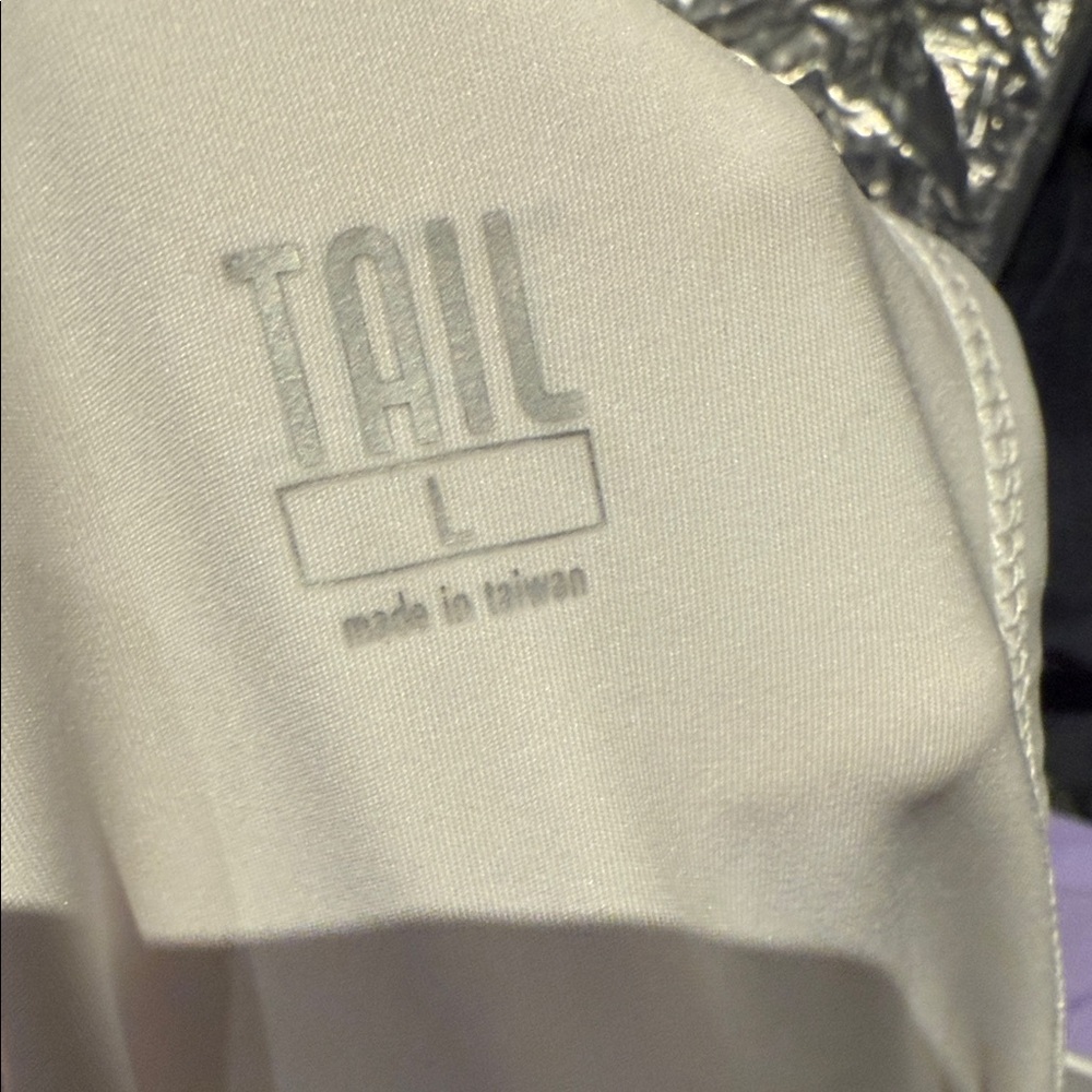 Tail White Performance Top - Picture 5 of 7